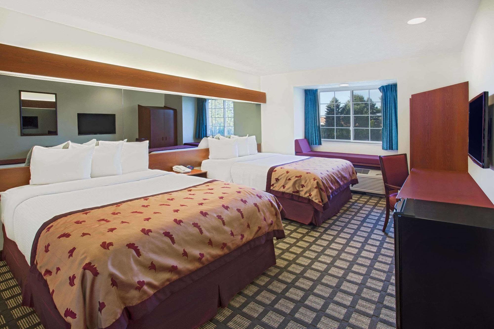 Microtel Inn & Suites By Wyndham Holland Dış mekan fotoğraf